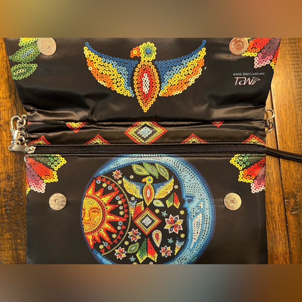 Black Chain Strap Clutch - Picture 3 of 3